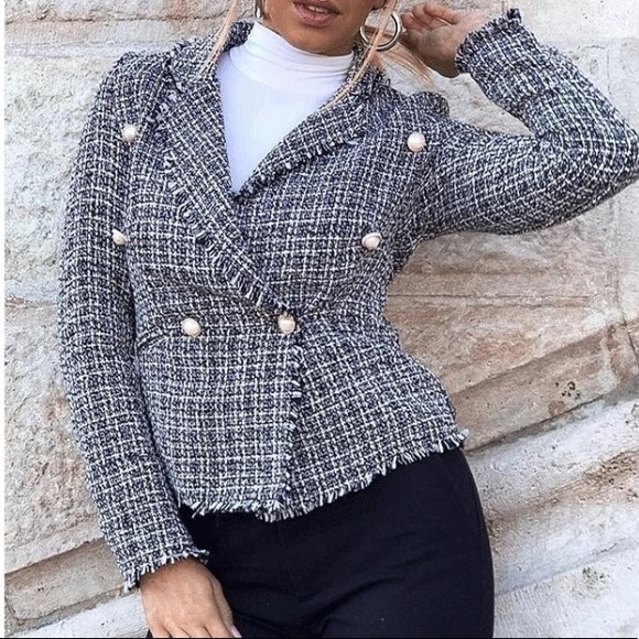 IT’S HERE!! 🛍 BLACK TWEED BLAZER - Picture 3 of 16